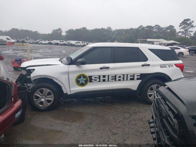 Ford Police Interceptor Image 9