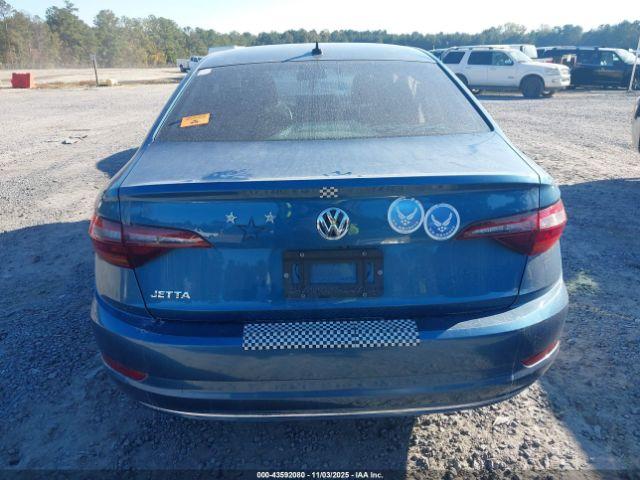 Volkswagen Jetta Image 2