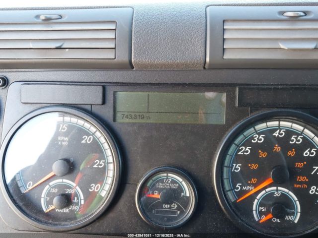 Freightliner Cascadia 125 Image 6