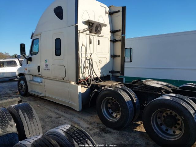 Freightliner Cascadia 125 Image 15