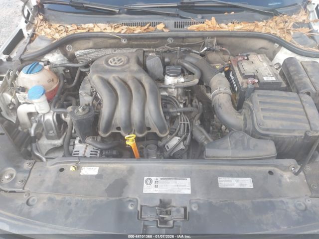 Volkswagen Jetta 2.0l S Image 3