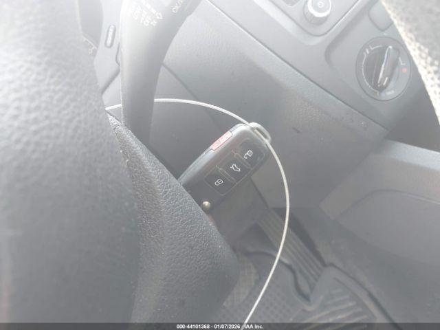 Volkswagen Jetta 2.0l S Image 4