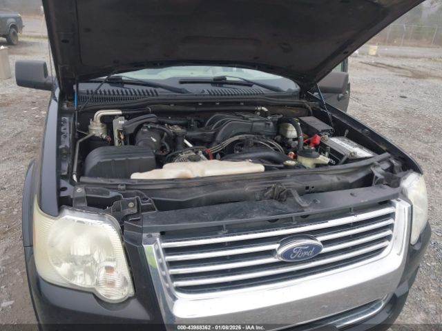 Ford Explorer Xlt Image 8