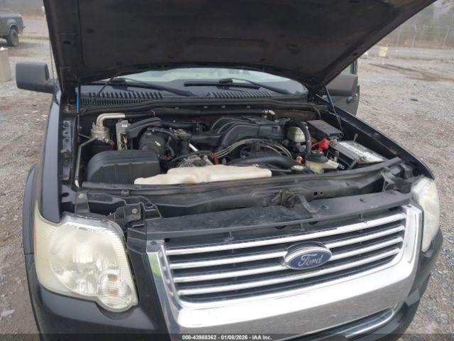 Ford Explorer Xlt Image 8