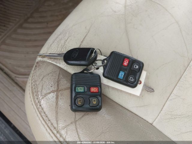 Ford Explorer Xlt Image 11