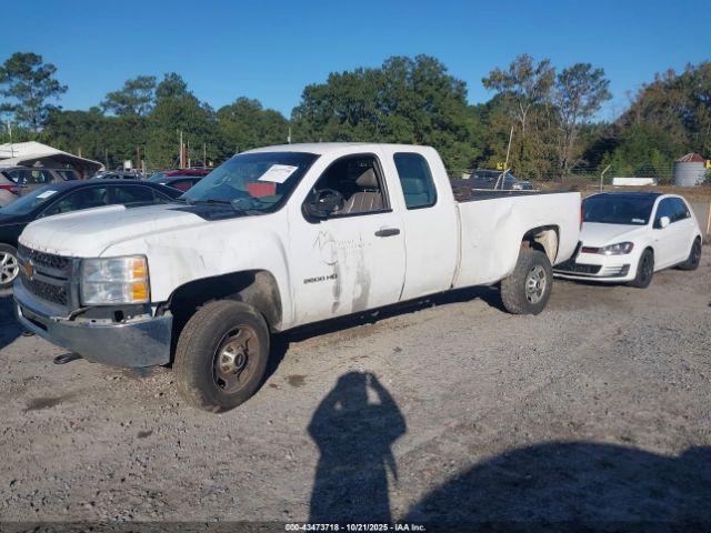 Chevrolet Silverado 2500 Work Truck Image 9