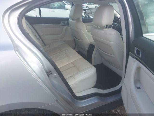 Lincoln MKS Image 2