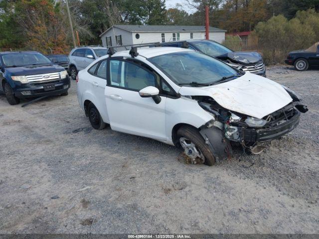  Salvage Ford Fiesta