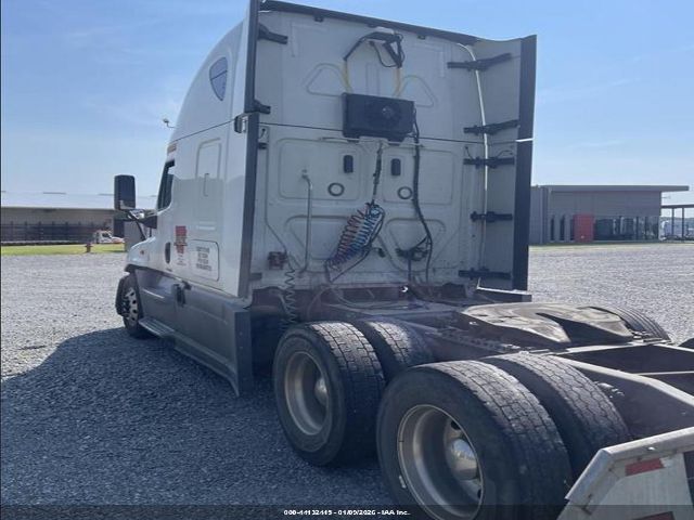 Freightliner Cascadia 125 Image 9