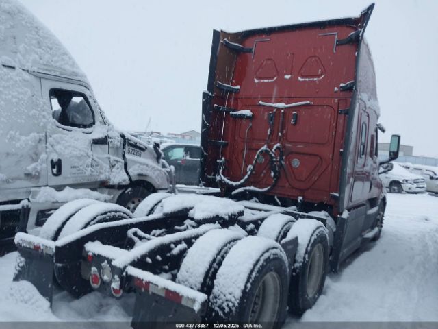 Freightliner New Cascadia 126 Image 2