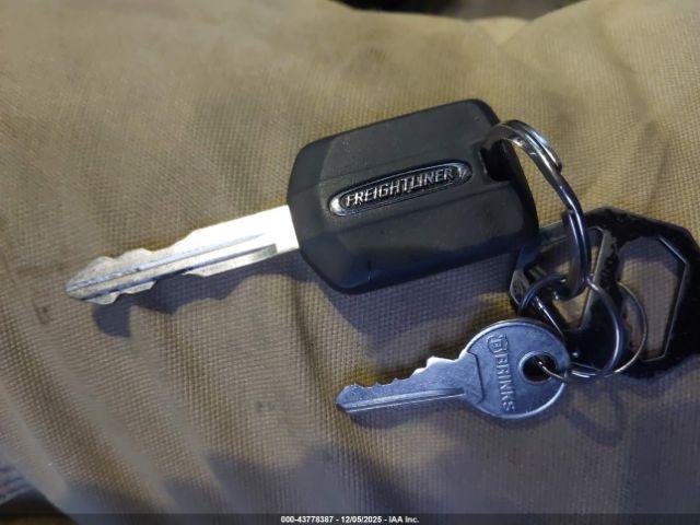 Freightliner New Cascadia 126 Image 10